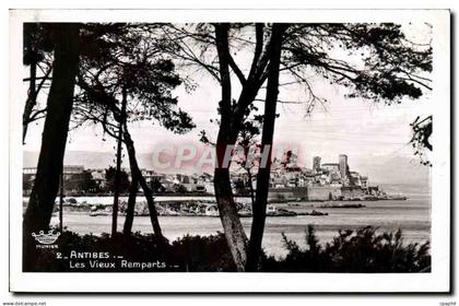 CPA Antibes Les Vieux Remparts
