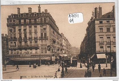 LYON 2- LA RUE DE LA REPUBLIQUE