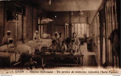 Lyon 5 Service de médecine infantile de l'Hôpital Debrousse de Lyon la Salle Parrot édition Goutagny 4115