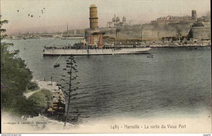 Marseille - La sortie du Vieux Port - bateau - CPA