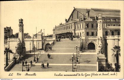 CPA Marseille Escalier Monumental De La Gare