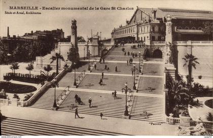 CPA Marseille Escalier monumental de la Gare St Charles