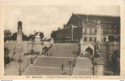 CPA Marseille L'Escalier Monumental de la Gare Saint Charles