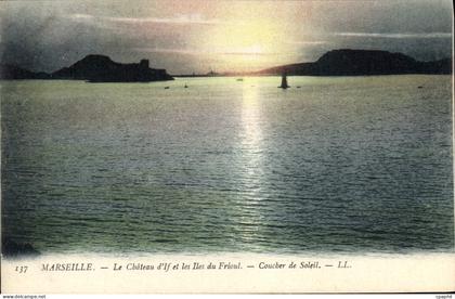 CPA Marseille Le Chateau d'If et les Iles du Frioul Coucher de Soleil