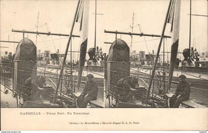 CPA Marseille Vieux port Un torpilleur