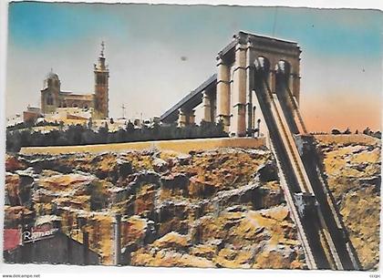 CPSM Marseille Notre-Dame de la Garde et son ascenseur