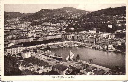 CPA Nice Le Port Bateau
