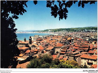 ALYP3-0269-06 - Capitale mondiale du tourisme - Les toitures du VIEUX NICE et la baie des anges