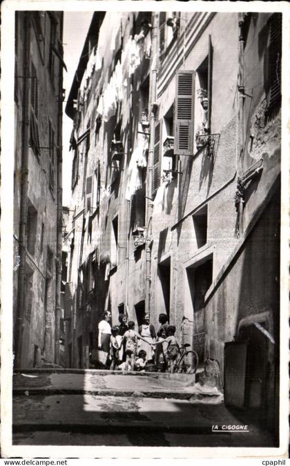 CPA Nice Vieille rue Pittoresque enfants