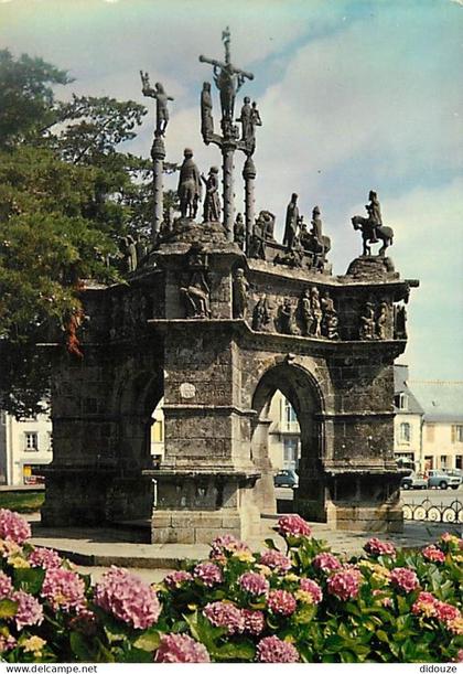 Carte Postale - 22 - Pleyben - Lé Magnifique Calvaire de Pleyben - Fleurs - CPM - Voir Scans Recto-Verso - Poscard - Car