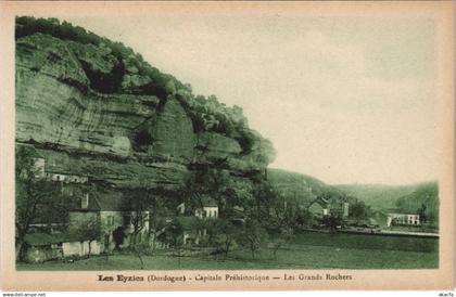 CPA LES EYZIES - Capitale Prehistorique - Les Grands Rochers (122217)