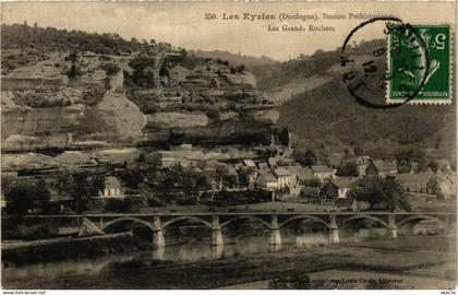 CPA Les EYZIES - Station Prehistorique - Les Grands Rochers (366865)