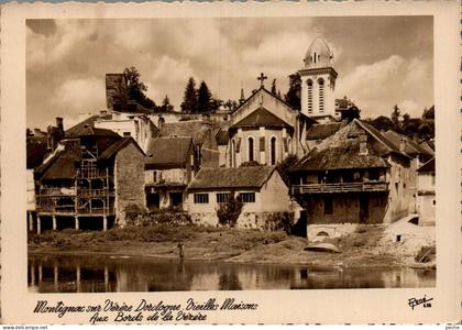 N°39807 W -cpsm Montignac sur Vézère -vieilles maisons-