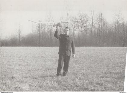 38 / SAINT ANDRE LE GAZ / LES ABRETS / AEROMODELISME  / GRANDE PHOTO ODETTE FAURE / LES ABRETS  / ANNEES 50.80 /