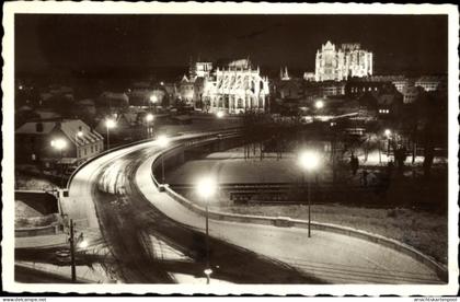 CPA Beauvais Oise, Le Pont de Paris, Stadt bei Nacht