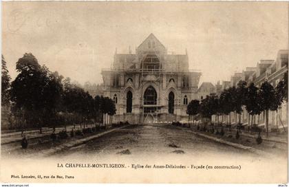 CPA La CHAPELLE-MONTLIGEON - Église des Ames-Délaissées - Facade (355921)