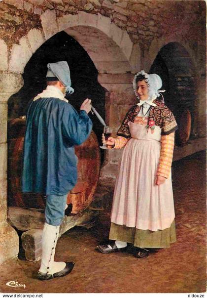 Carte Postale - 70 - Champlitte - Folklore avec les Compars de Chanitte de Champlitte - Dégustation du vin nouveau - Gro