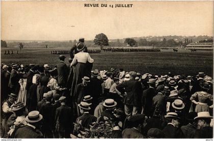 CPA PARIS Revue du 14 Juillet (577513)