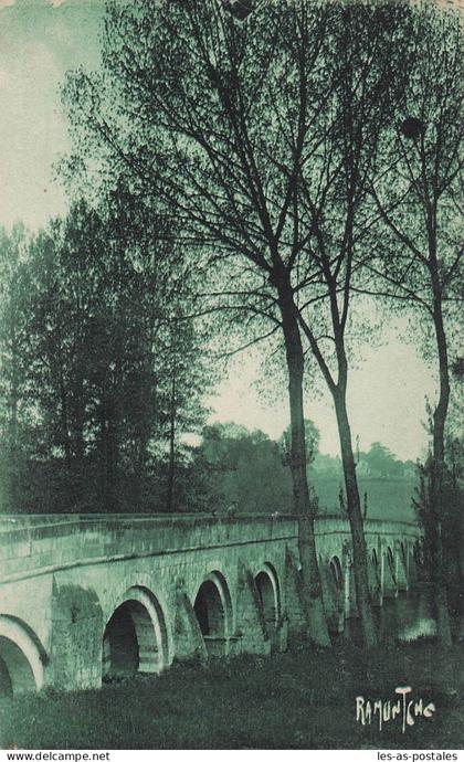 79 SAINT LOUP LAMAIRE PONT ROMAIN DE ST LOUP SUR THOUET