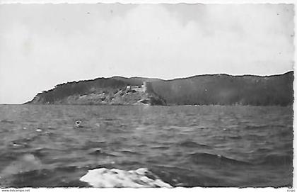 CPSM Ile de Port Cros La Baie Port Man et sa Tour