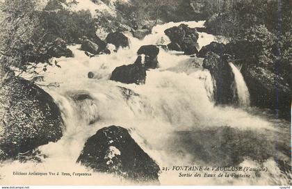 CPA Fontaine de Vaucluse Sortie des eaux de la Fontaine