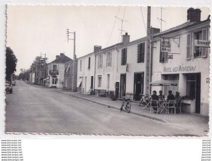 S21-85) SAINT FLORENT DES BOIS (VENDEE) HOTEL DES VOYAGEURS - BAR RESTAURANT KRONENBOURG - EN 1980 - ( 2 SCANS )