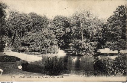 CPA Abbeville Le Jardin Public