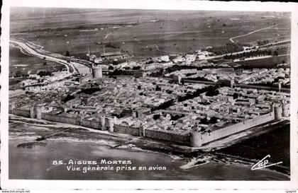 CPA Aigues Mortes Vue generale prise en avion