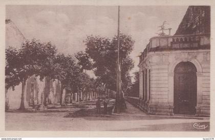 30 / AIGUES VIVES / L'AVENUE