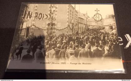 AIZENAY  (mission 1929 )  passage des musiciens