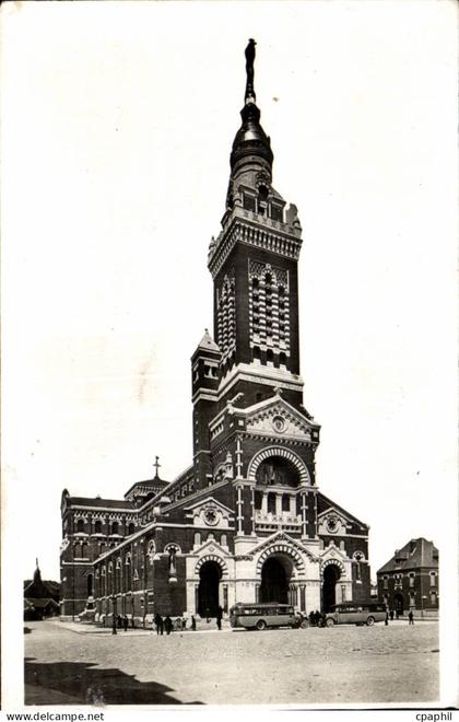 CPA Albert La basilique