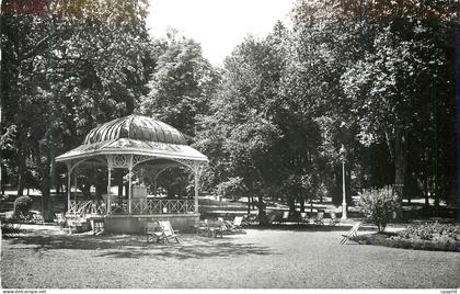 CPM Allevard-Les-Bains (Isere) Un coin du Parc