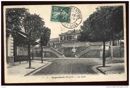 Cpa du 95 Argenteuil La Gare  Arg13