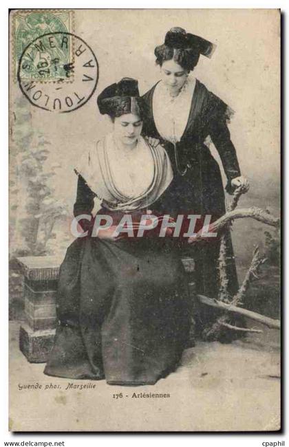 Arles - Arlesiennes -- CPA