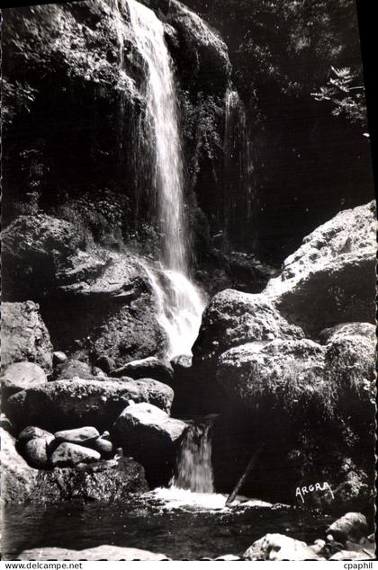 CPA Vic sur Cere Cantal Cascade de la Roucole