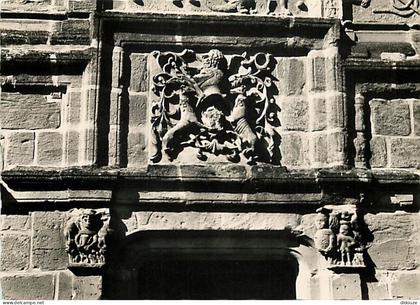 Carte Postale - 46 - Assier - Ecusson sculpté de Galiot de Genouiilac - Carte dentelée - CPSM grand format - Voir Scans