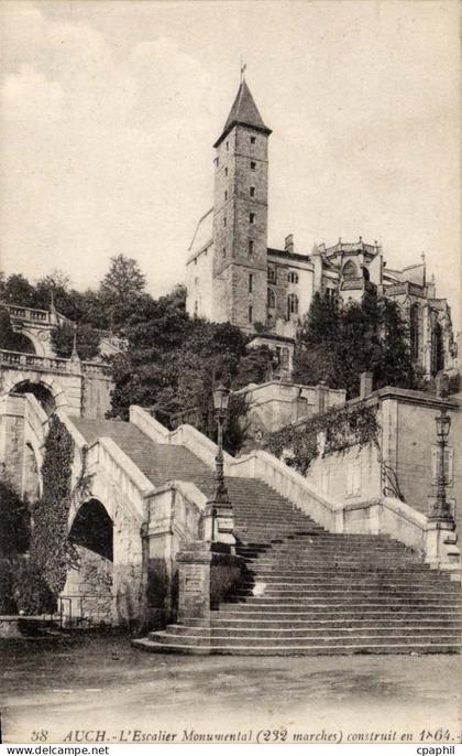 Auch - L'Escalier Monumental - CPA