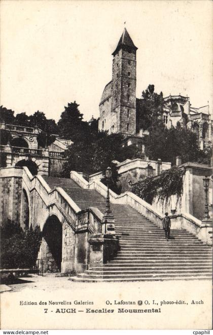 CPA Auch escalier Monumental