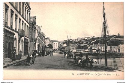 CPA -Carte Postale France-Audierne Quai du Port  VM35943