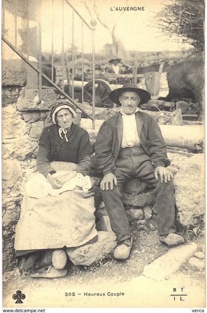 Carte Postale ancienne de AUVERGNE - Heureux couple