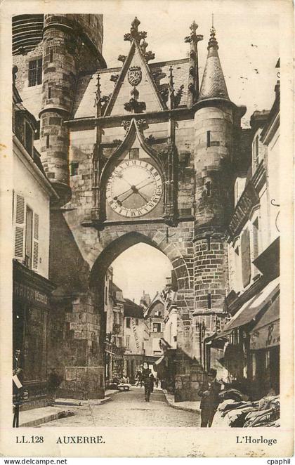 CPA Auxerre L'Horloge