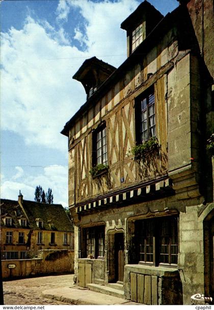 CPM Avallon Vieille Maison