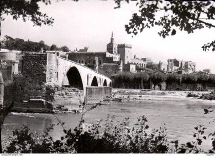 CPM Avignon le pont St Benezet le palais des Papes et le Rhone