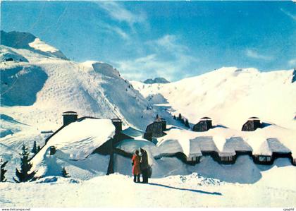 CPM Avoriaz 1800m Haute Savoie La Seule Station Francaise sans voitures Piste de la tete aux boeufs