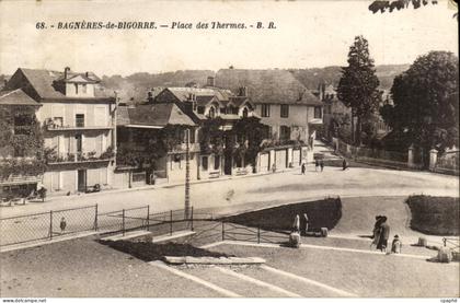 Bagneres de Bigorre - Place des Thermes CPA