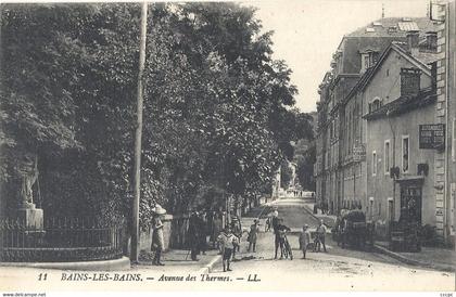 CPA Bains-les-Bains Avenue des Thermes