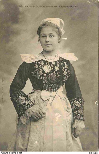 Carte Postale Ancienne - 29 - Bannalec - Mariée de Bannalec - Etude des coiffes de Bretagne - Animée - Folklore - Scène