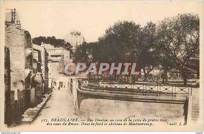 CPA Beaucaire Rue Danton un coin de la jetee de protection des aux du Rhone