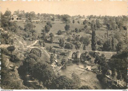 CPM Chateauponsac Haute Vienne Le Pont Romain sur la Gartempe