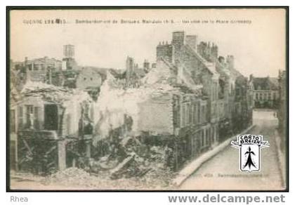 59 Bergues - GUERRE 1914-15 - Bombardement de Bergues, Mai-Juin 1915 - Un côté de la Place Gambetta - cpa